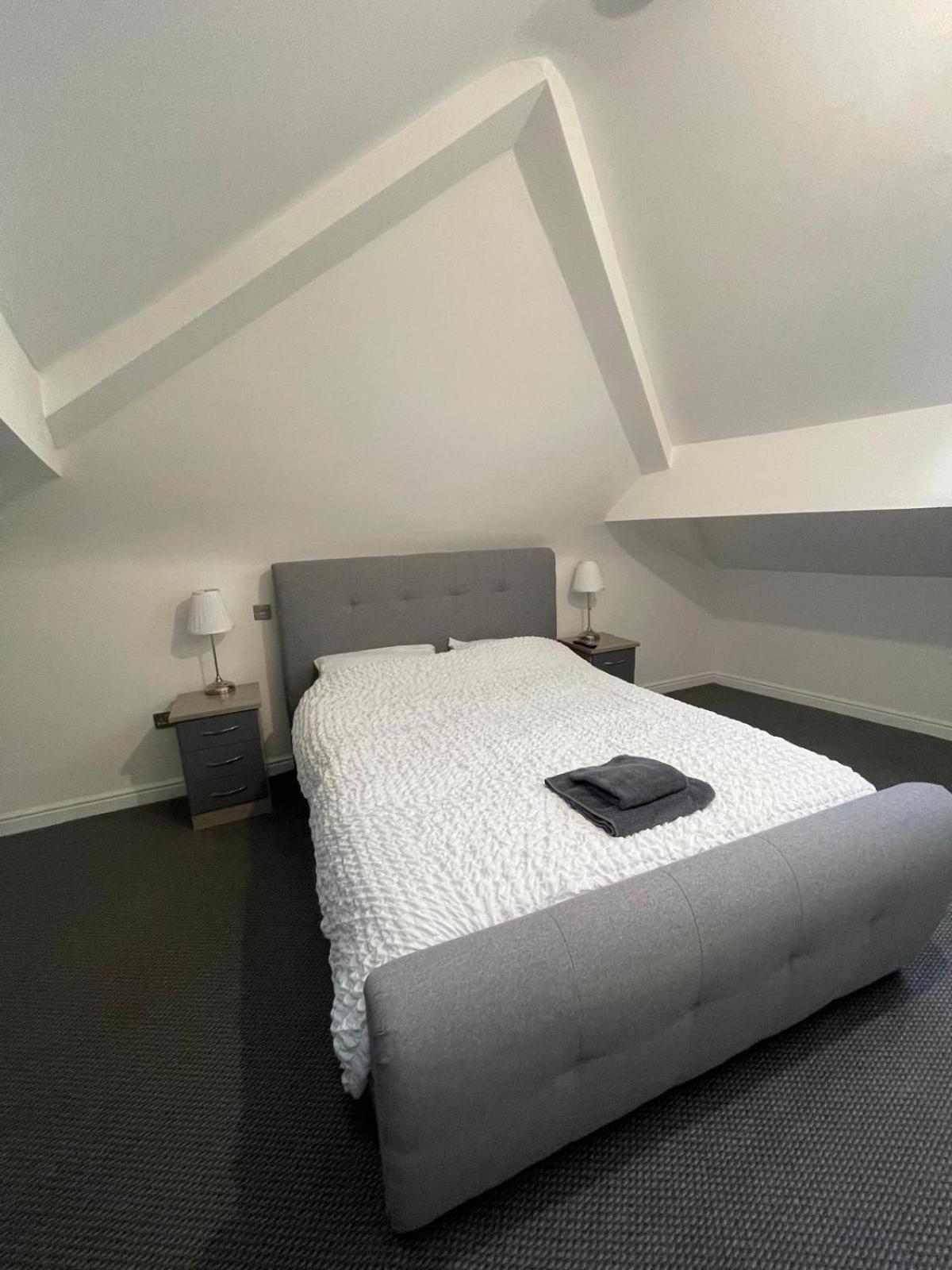 Spacious 2 Bedroom Apartment Liverpool Exterior foto